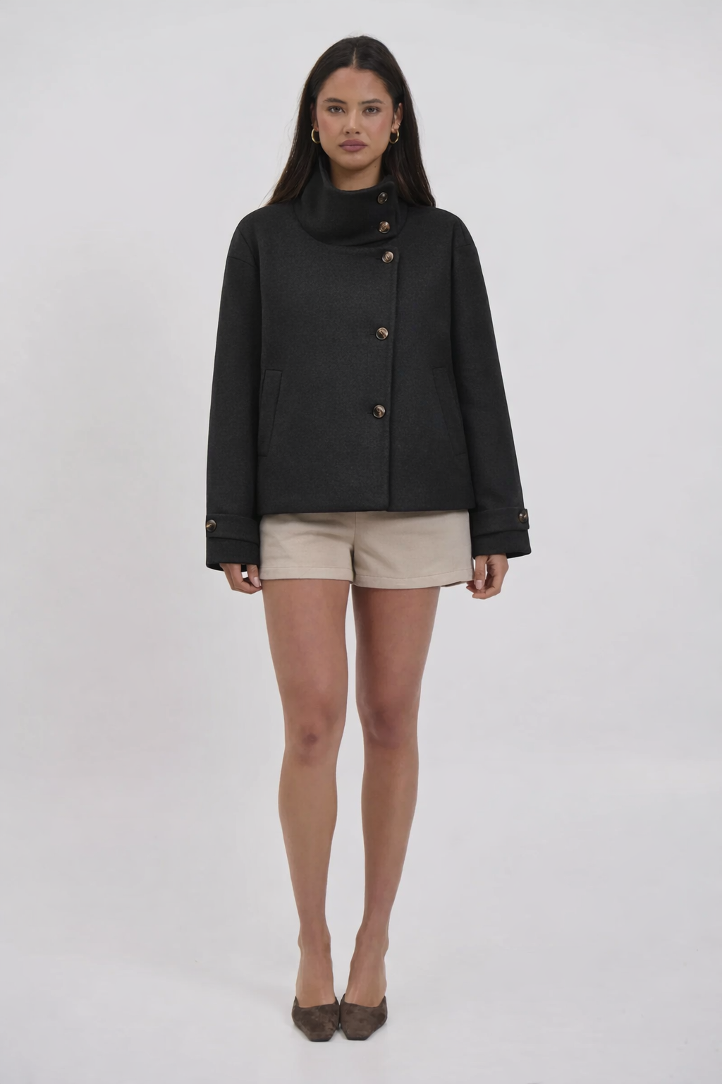 Cappotto con collo alto in lana testurizzata